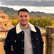 Licenciado en Educación area de Ciencias Sociales, Licenciado en Psicología